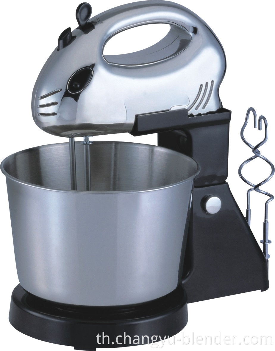 Hand-held electric mixer for pastry making